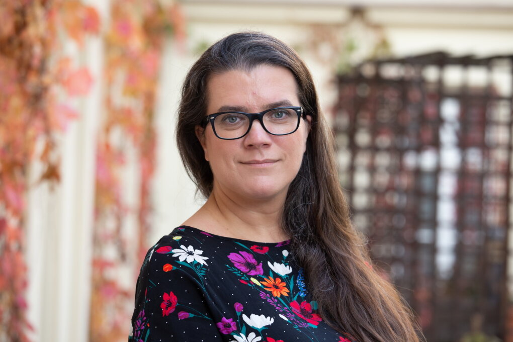 Procházka výstavou Navzájem s&nbsp;Bárou Klímovou a&nbsp;Lucií Vidovičovou